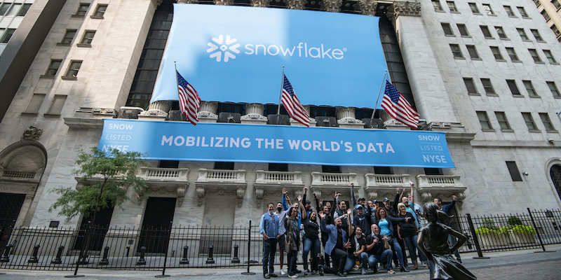 SNOWFLAKE: THE CLOUD-BASED DATA STORING COMPANY 