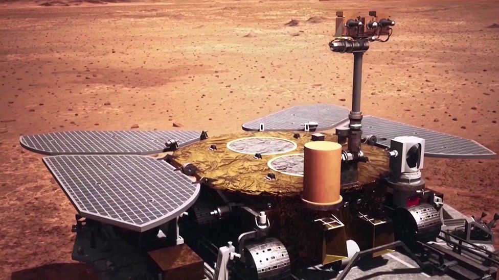 similarity of the rover China on Mars: Zhurong rover returns first pictures
