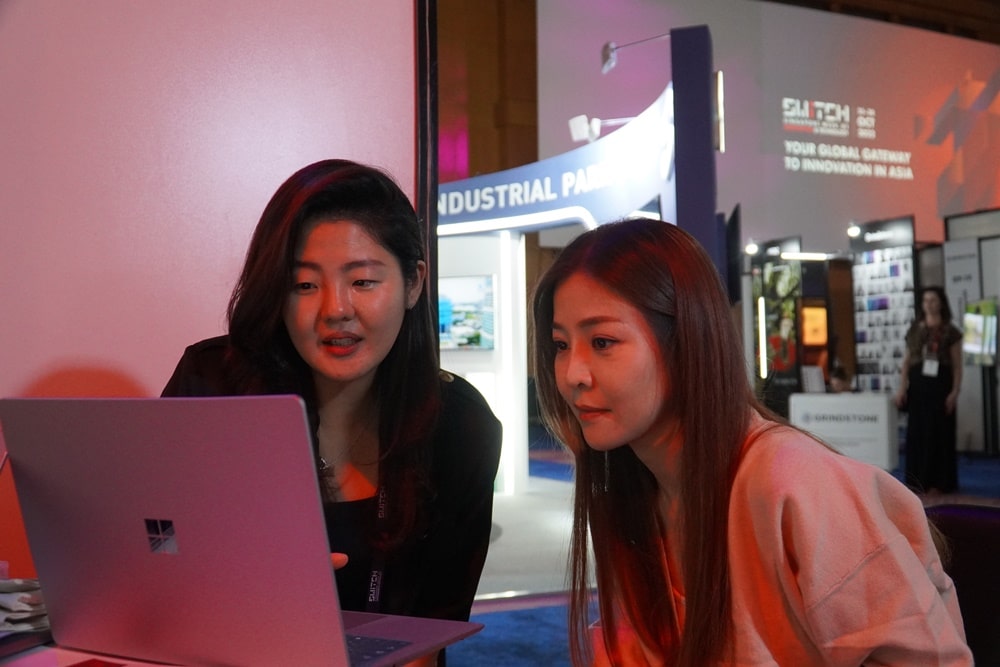 CBO Rachel Soomee Cho (pictured on the left) introducing Meissa’s solution at ‘SWITCH 2022’ in Singapore │Photo by – AVING News