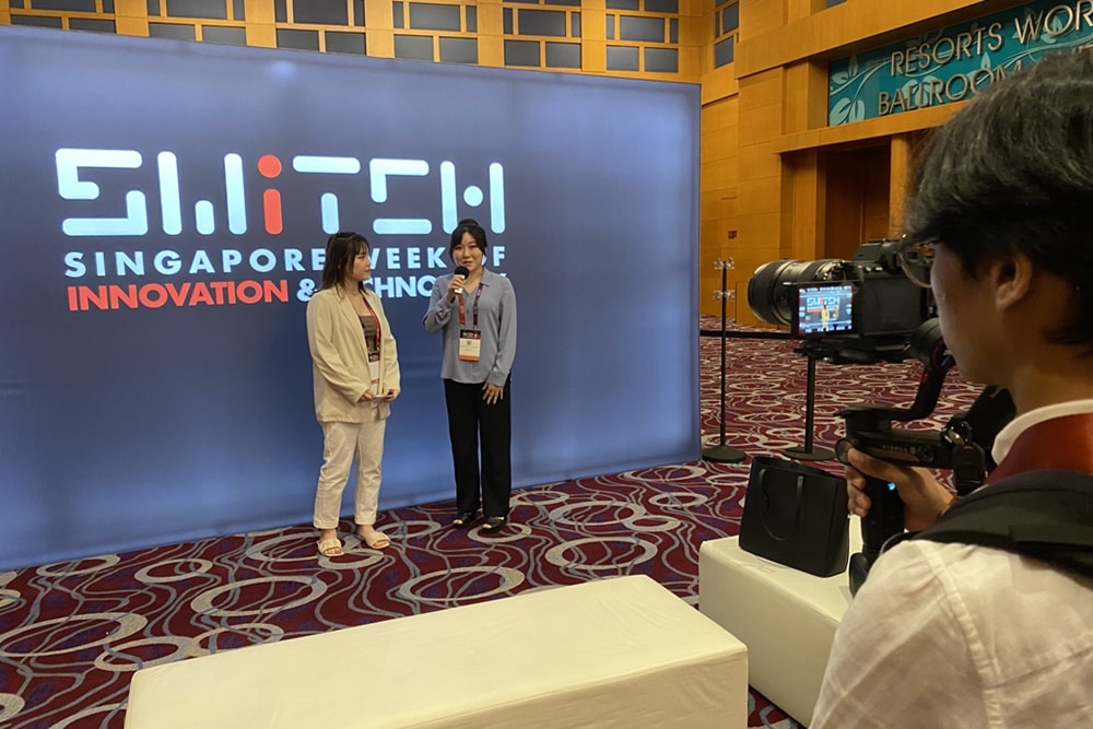 MicrobiotiX introducing their solution to foreign media at ‘SWITCH 2022’ in Singapore │Photo by – AVING News
