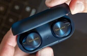 Discover the new Midnight Blue Technics EAH-AZ80 earbuds, blending style with high-tech audio.