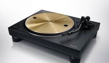 Explore Technics' SL-1300G, featuring advanced Delta Sigma Drive tech.