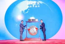 Fibocom celebrates its landmark dual A+H listing on the Hong Kong Stock Exchange.